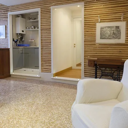 Cannaregio Retreat With Canal View ונציה