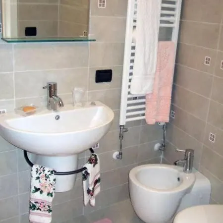 Apartment Cannaregio Retreat With Canal View