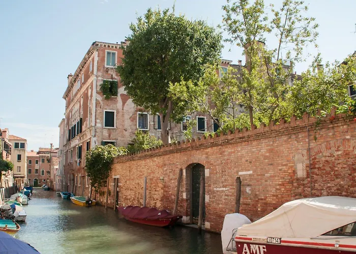 Cannaregio Retreat With Canal View Apartman Velence