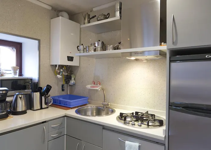 Cannaregio Retreat With Canal View شقة